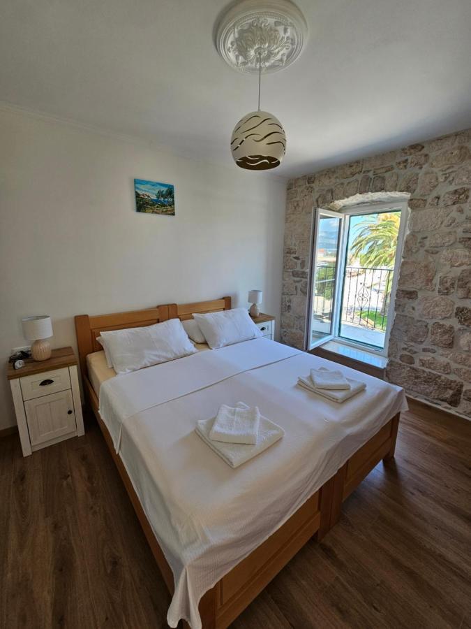 Apartman Eli Supetar Exterior photo