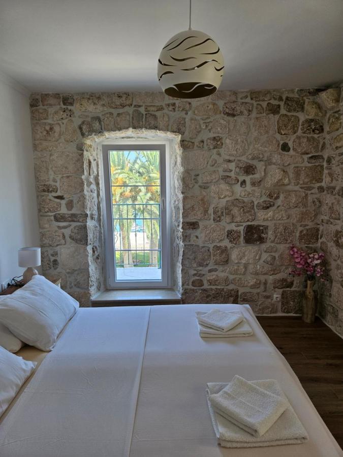 Apartman Eli Supetar Exterior photo