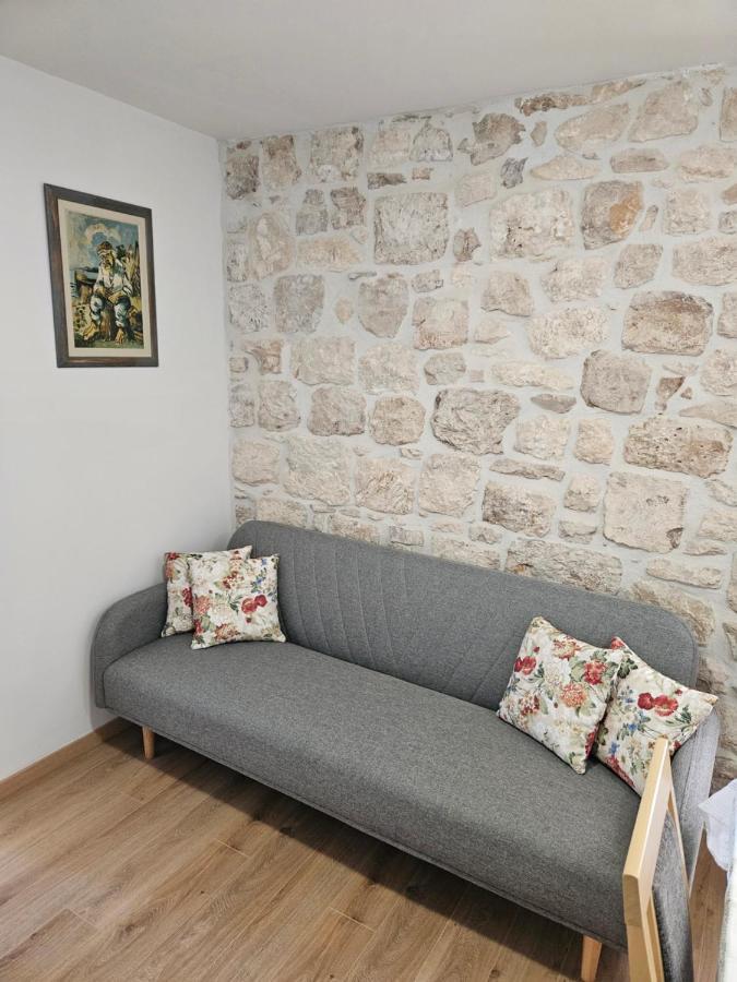 Apartman Eli Supetar Exterior photo